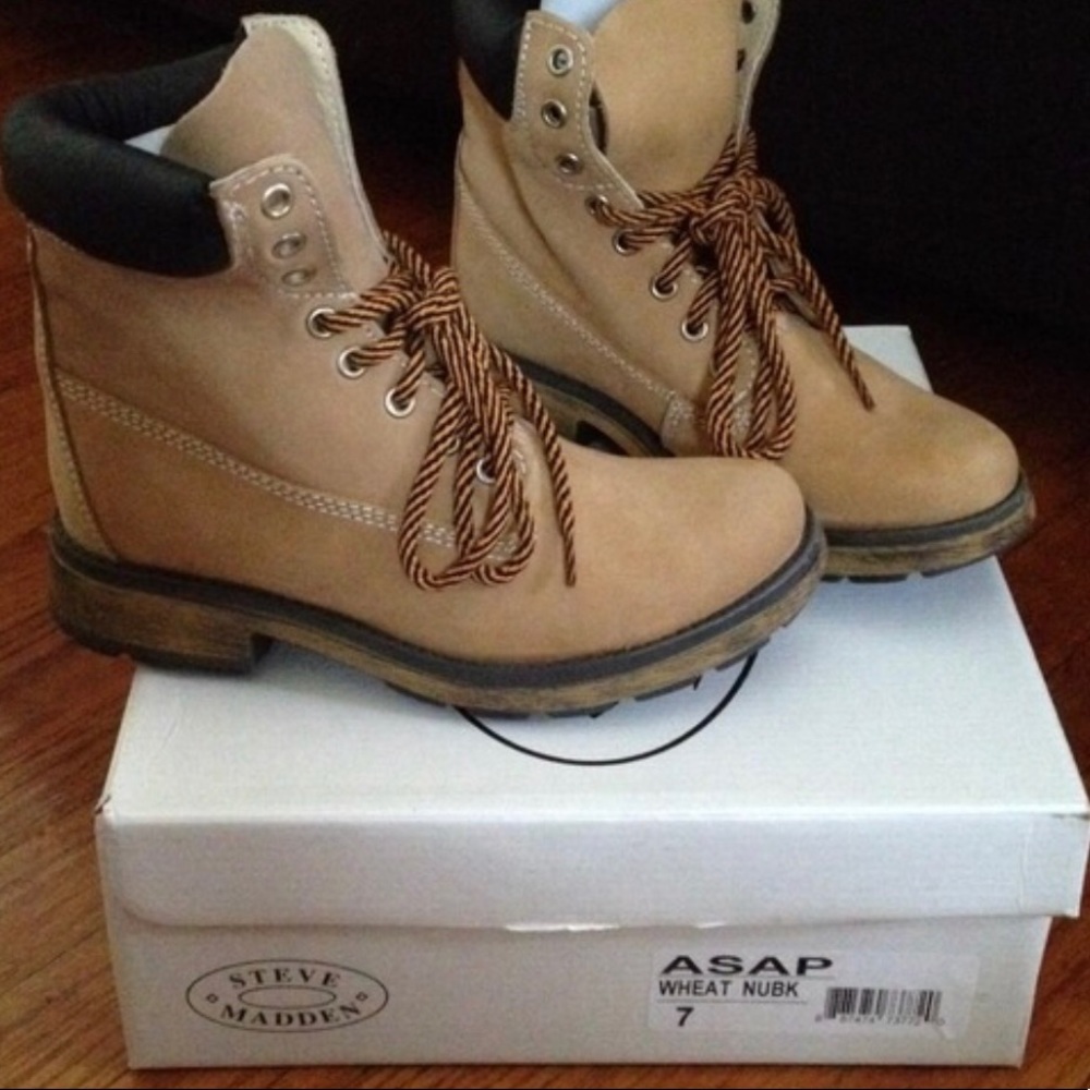 Steve Madden ASAP boot in wheat Nubk